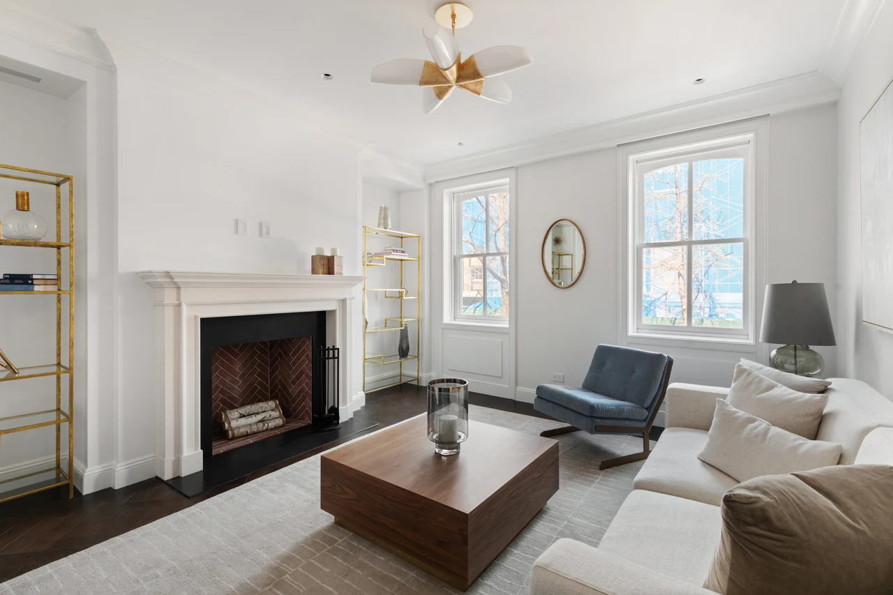 10 Bank Street — historical listing image 13