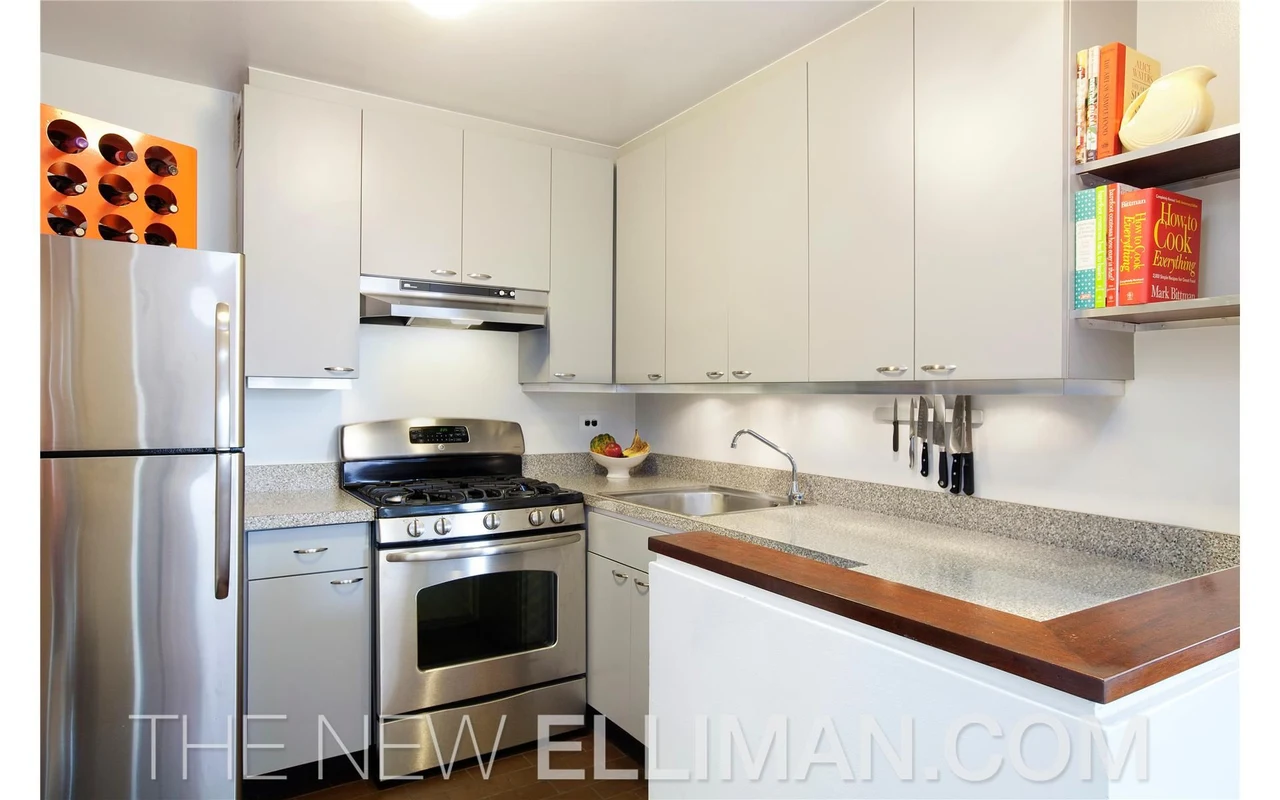 100 Hudson Street, Residence 8E — historical listing image 5