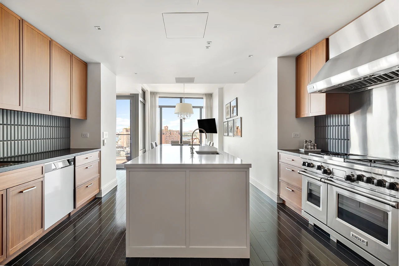 155 West 11th Street, Residence 14A — historical listing image 7