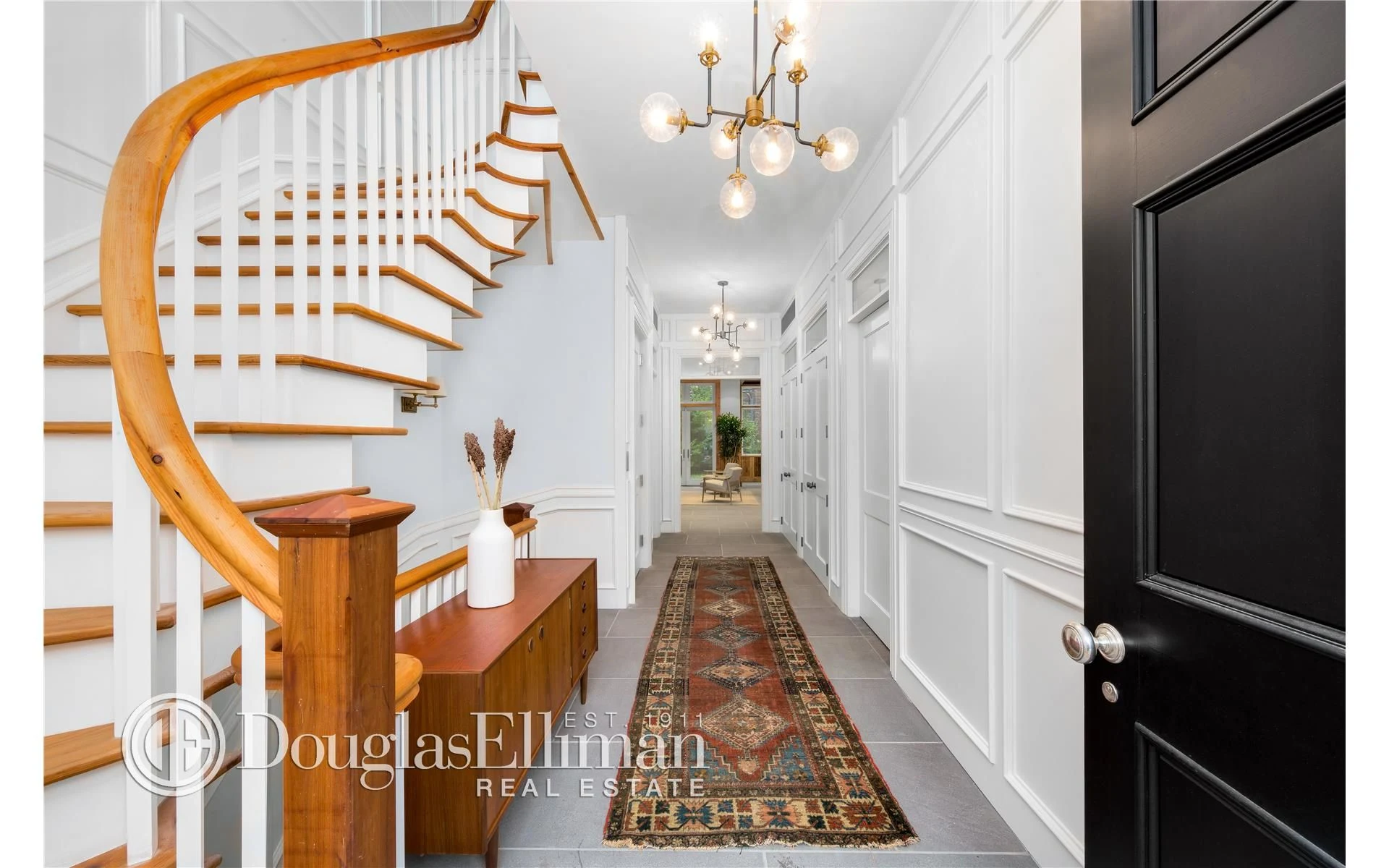323 Pacific Street — historical listing image 2