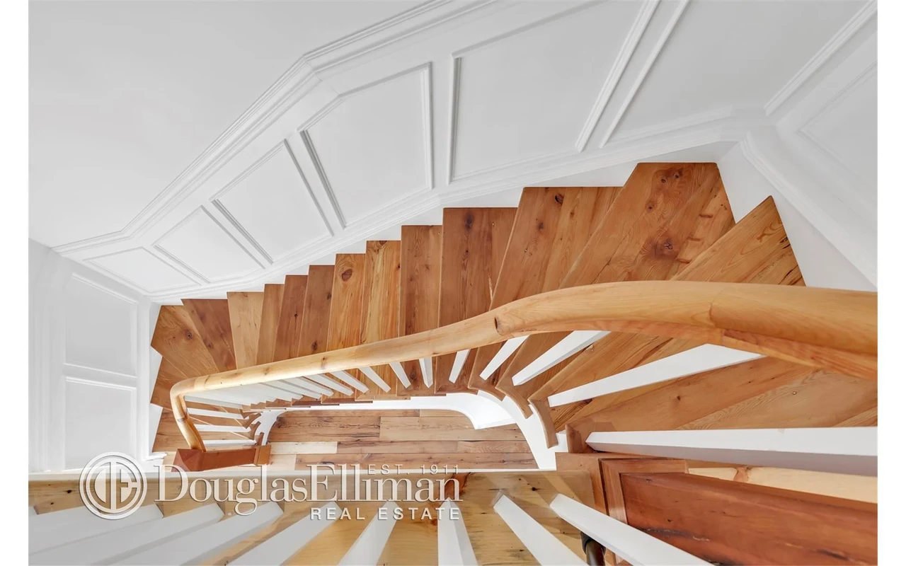 323 Pacific Street — historical listing image 12