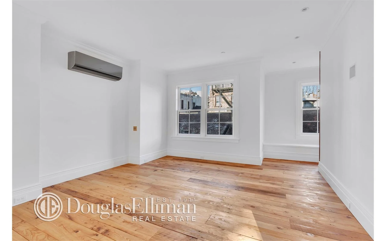 323 Pacific Street — historical listing image 13