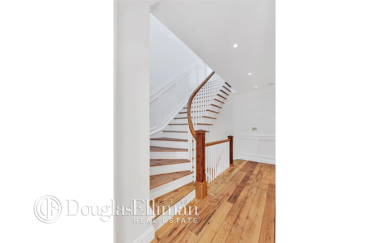323 Pacific Street — historical listing image 16