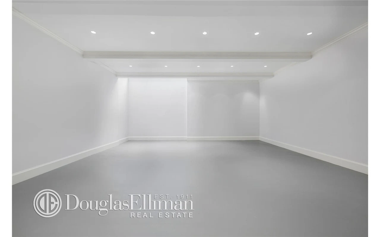 323 Pacific Street — historical listing image 21