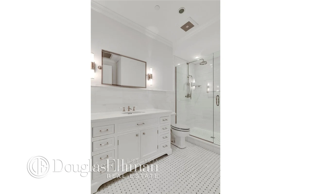 323 Pacific Street — historical listing image 9