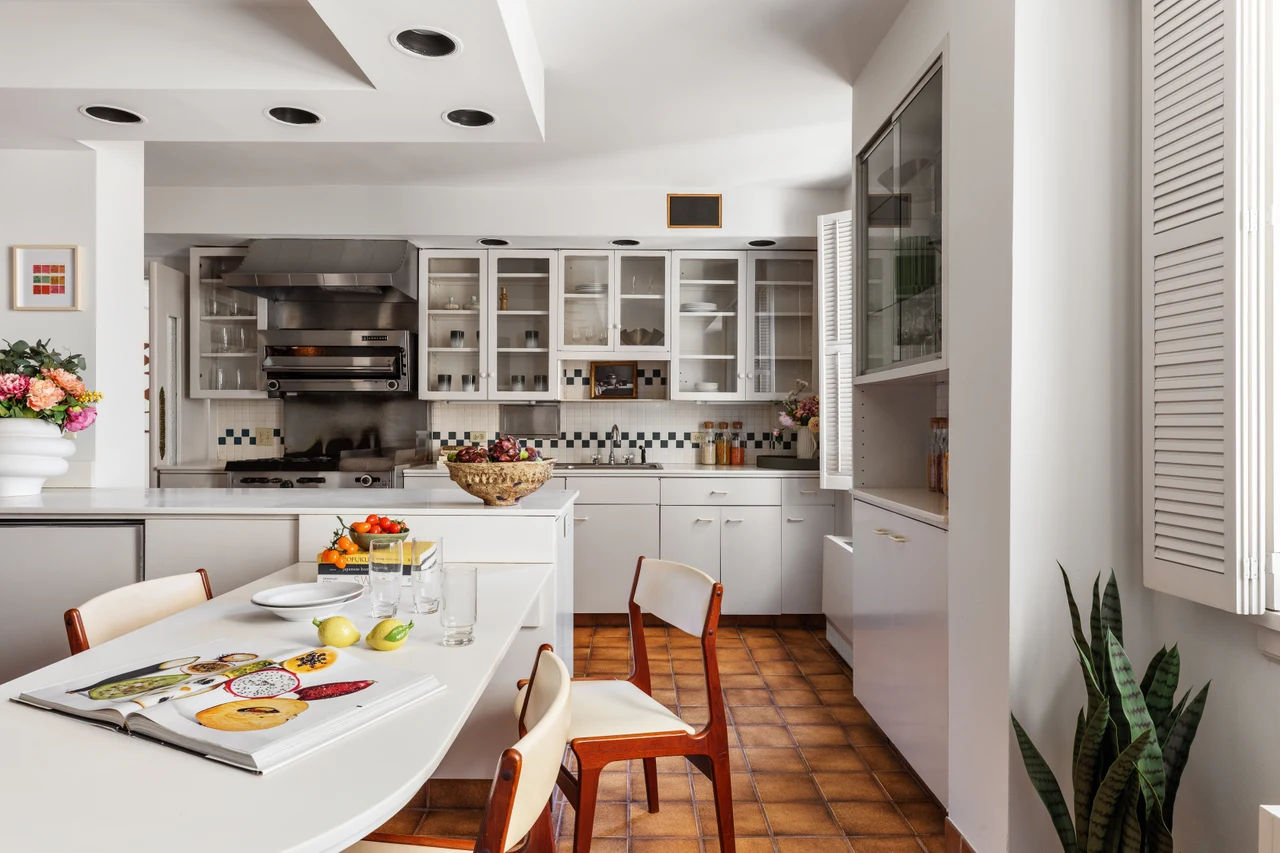 860 Fifth Avenue, Residence 12E — historical listing image 6