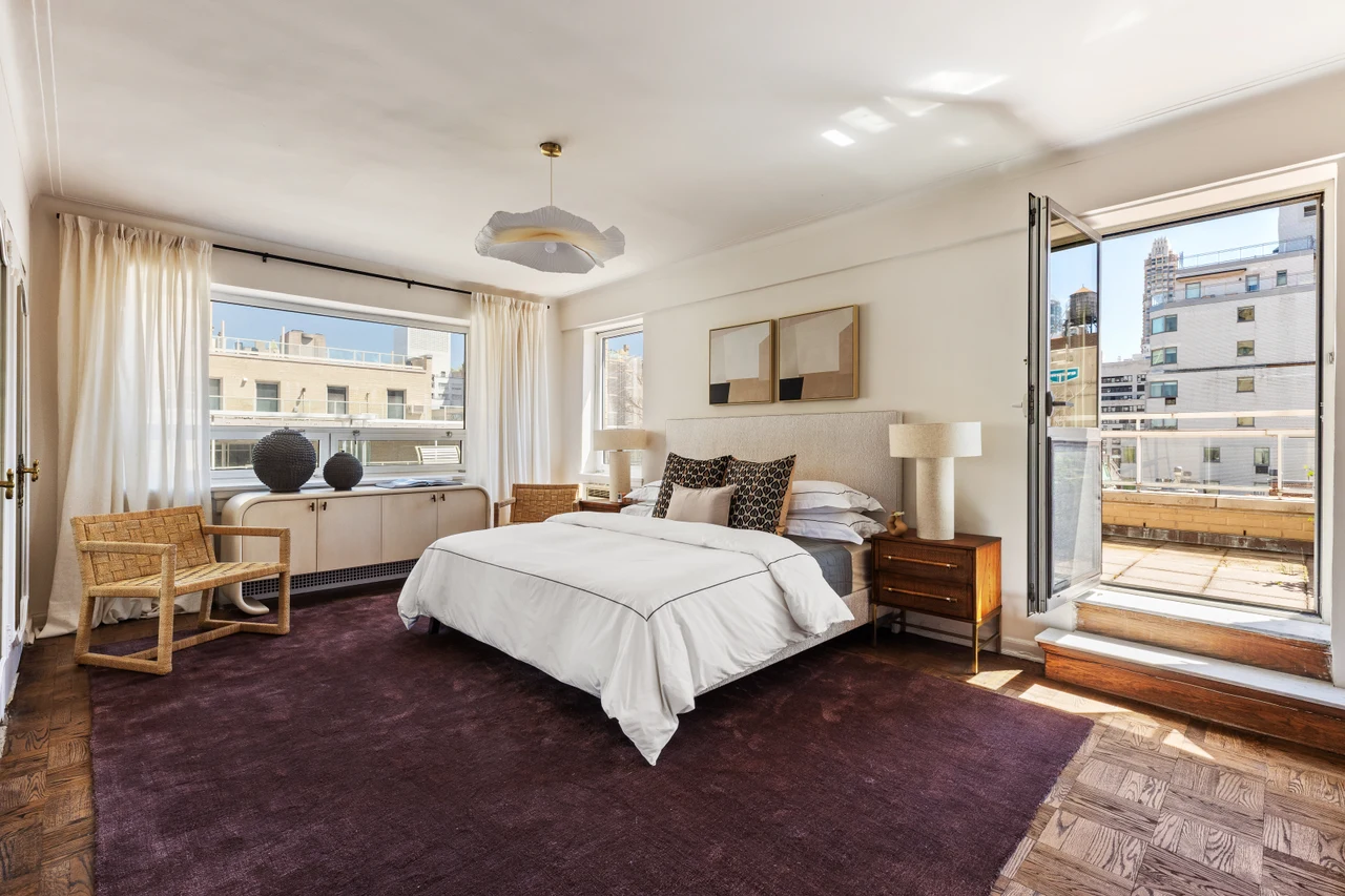 860 Fifth Avenue, Residence 12E — historical listing image 10